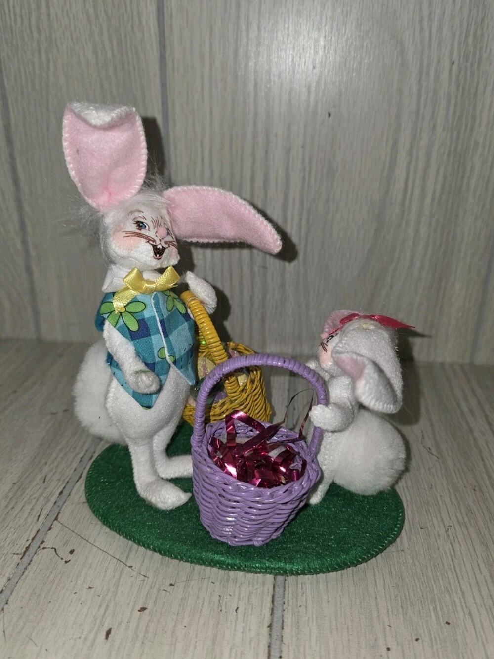 Annalee 2013 Spring Boy And Girl Easter Bunny Rabbit W/Baskets Eggs Dad Daughter